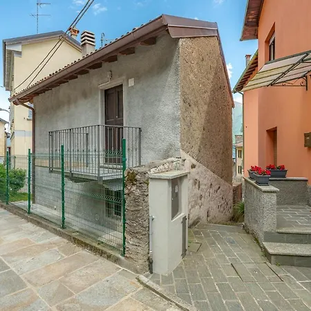 Apartment Casa Bellavista Wi-fi Parking Free San Siro (Lombardy)